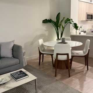 Image by @darrendarnborough